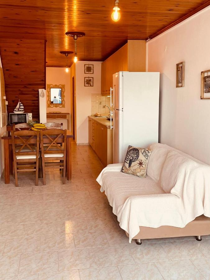 플라카 Erginas Boat House 아파트 외부 사진